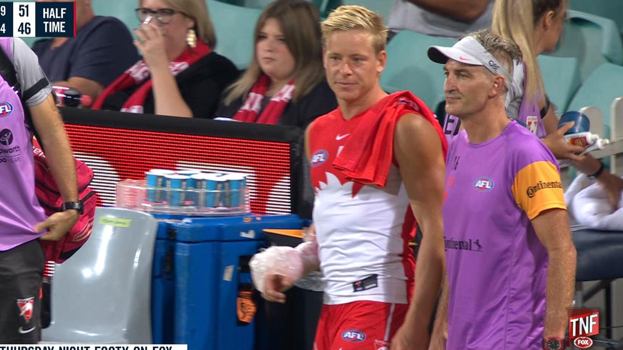 Sydney's Isaac Heeney has a broken right hand.