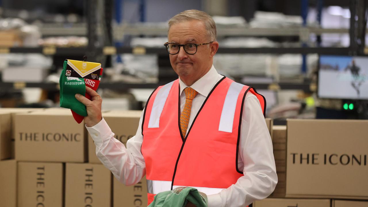 Anthony Albanese on the campaign trail. Picture: NCA NewsWire/David Swift