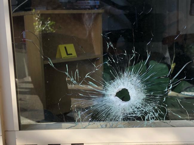 Police have shot a 48-year-old man at a unit block south of Brisbane after he allegedly walked towards them threatening them with a gun. Picture: Steve Pohlner