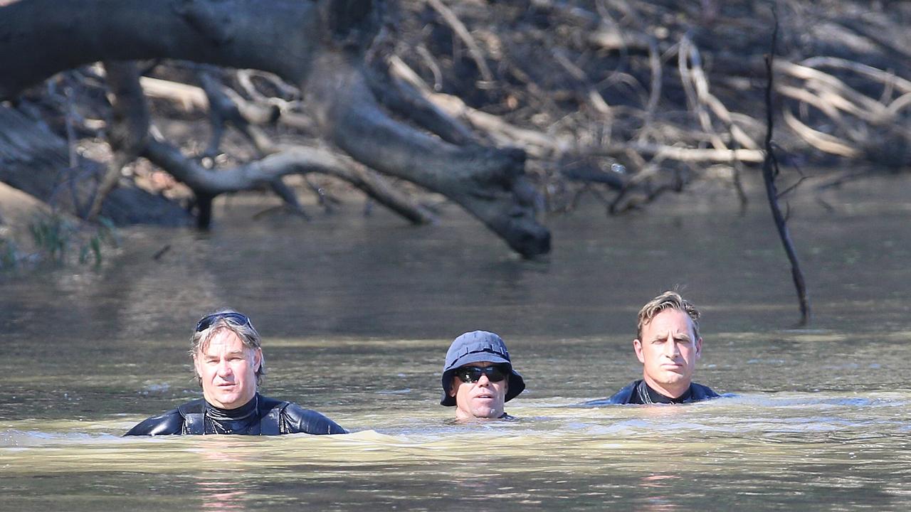 Victorian police divers search the Murray River in Moama for the five-year-old boy on Friday, March 3, 2017. Picture: Hamish Blair.