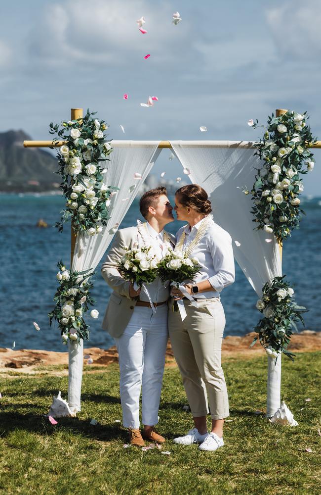 Australian cricketer Jess Jonassen eloped in Hawaii, marrying her partner Sarah Gooderham. Picture: James Edens