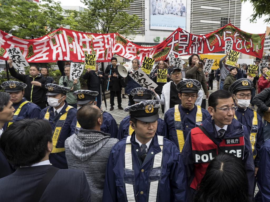 Emperor Akihito becomes first Japanese monarch to abdicate in 200 years ...