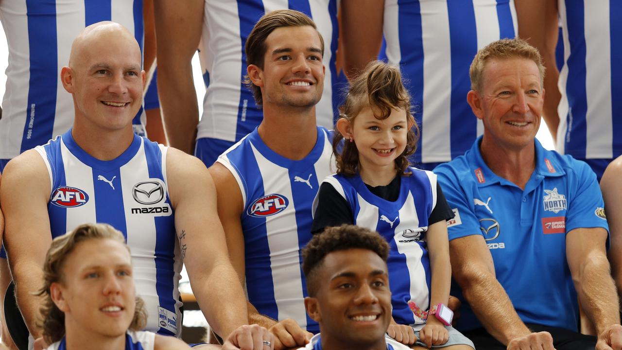 Ben Cunnington joined the North Melbourne team photo while undergoing cancer treatment. Picture: Dylan Burns/AFL Photos