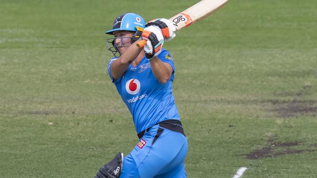 Sophie Devine of the Strikers bats during the WBBL match between the Sydney Sixers and the Adelaide Strikers at Hurstville Oval. Picture: AAP Image/Craig Golding.