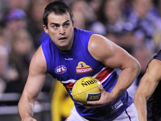 Carlton v Western Bulldogs. Etihad Stadium. Brian Lake goes for a run