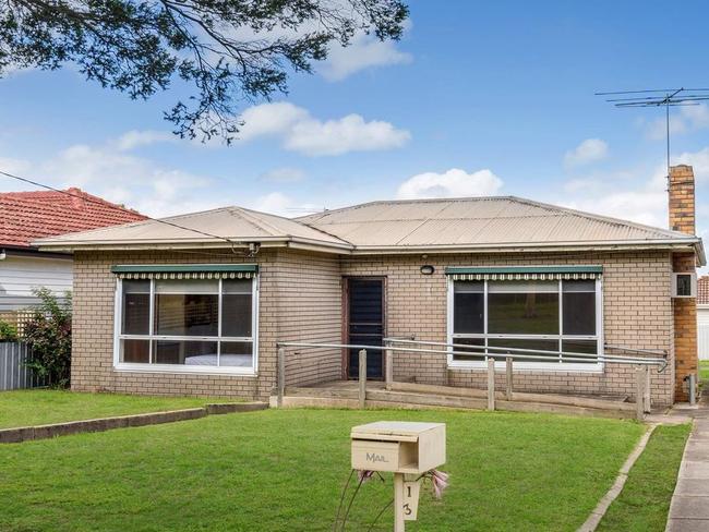 13 Derby Rd, Herne Hill, sold for $465,000.