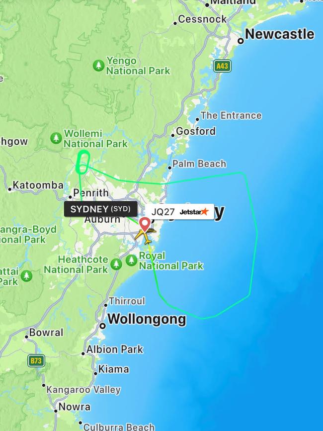 The flight path of Jetstar flight JQ27 that experienced a damaged tyre on takeoff from Sydney Airport. Source: Flightradar