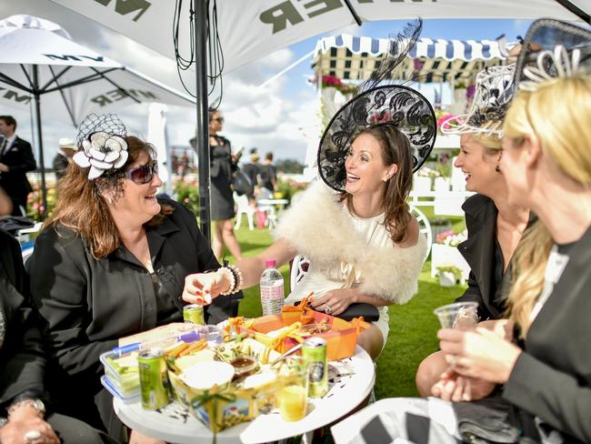 Fashions On The Field: Derby Day Delights With Striking Monochrome ...