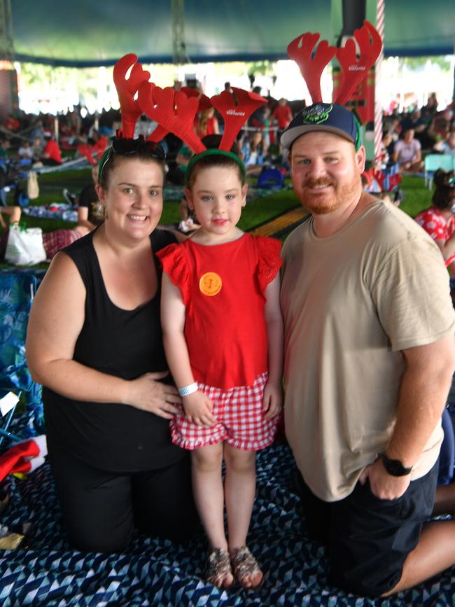 Carols by Candlelight at Riverway 2022. Tammy and Sam Kain with Poppy, 5. Picture: Evan Morgan