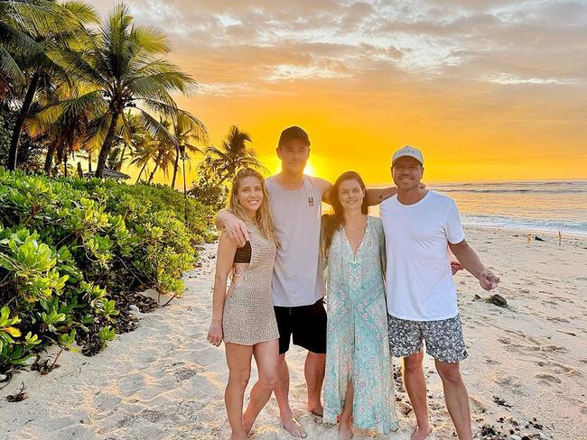 Elsa Pataky, Chris Hemsworth, April Munro and Luke Munro holidaying at Tavarua, December 2023. Source: Instagram.