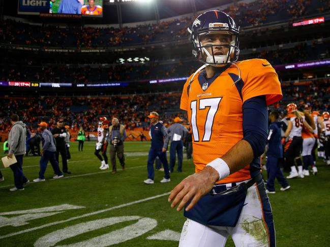 DENVER, CO - NOVEMBER 19: Quarterback Brock Osweiler #17 of the Denver Broncos walks off the field after a 20-17 loss to the Cincinnati Bengals at Sports Authority Field at Mile High on November 19, 2017 in Denver, Colorado.   Justin Edmonds/Getty Images/AFP == FOR NEWSPAPERS, INTERNET, TELCOS & TELEVISION USE ONLY ==