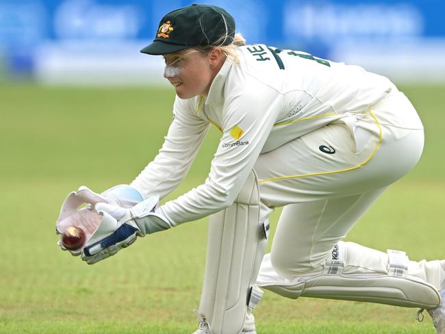 NOTTINGHAM, ENGLAND - JUNE 24:Australia wicketkeeper  Alyssa Healy in action during day three of the LV= Insurance Women's Ashes Test match between England and Australia at Trent Bridge on June 24, 2023 in Nottingham, England. (Photo by Stu Forster/Getty Images)