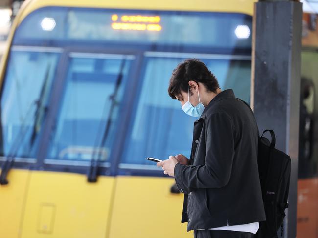 Face masks will become optional for Sydney commuters from Wednesday. Picture: NCA NewsWire / David Swift