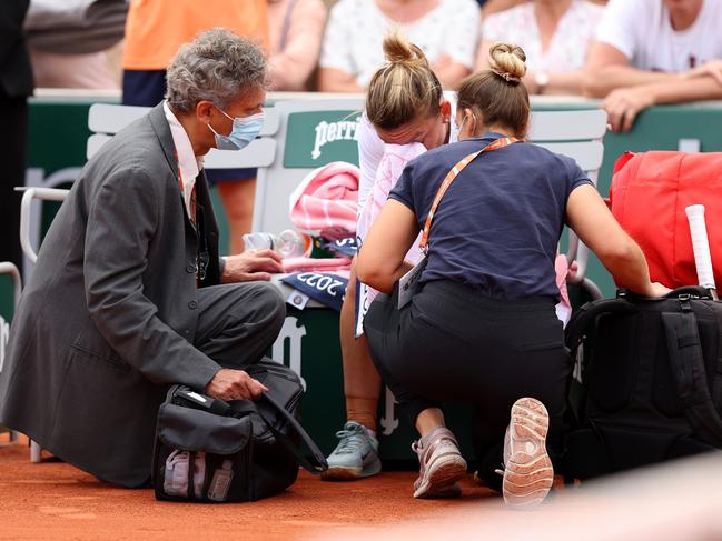 Simona Halep of Romania has revealed she suffered a panic attack while playing against Qinwen Zheng of China. Picture: Clive Brunskill/Getty Images