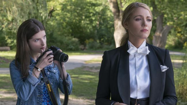 Anna Kendrick and Blake Lively are a mismatched pairing in <i>A Simple Favour</i>.