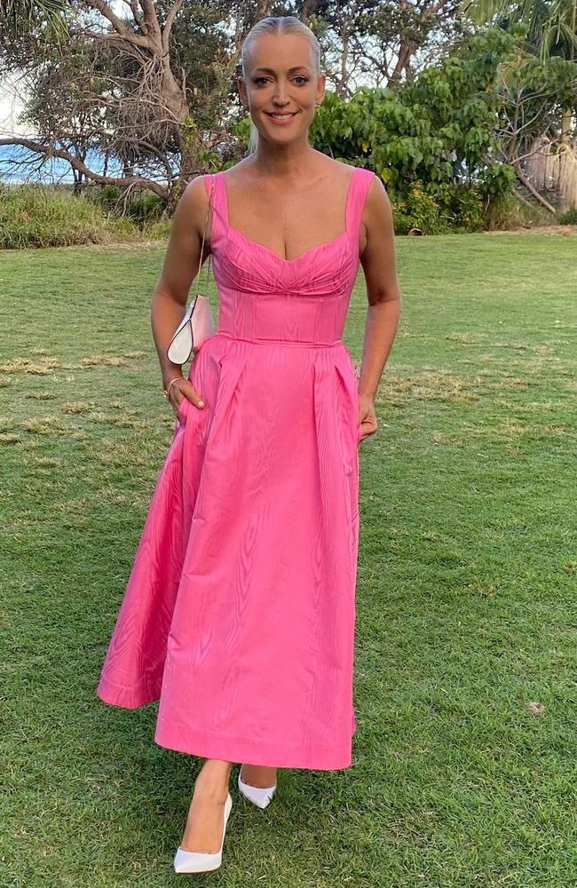 Jackie O looked stunning at a friend's 40th over the weekend.