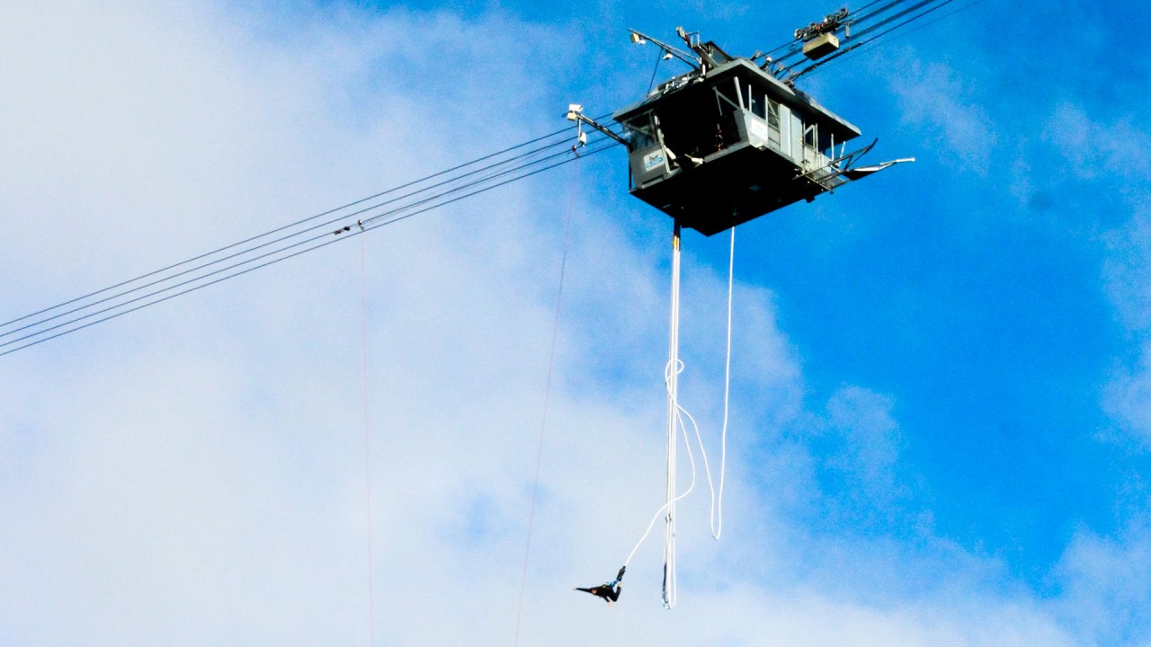 Dlaczego skoki na bungee w Queenstown to największy dreszczyk emocji?