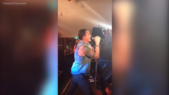 Shannon Noll covers Daryl Braithwaite hit