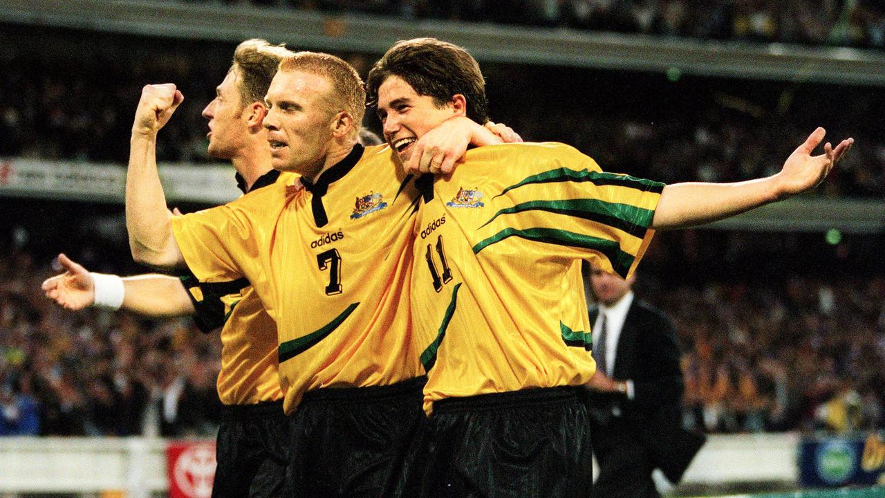 Robbie Slater (L) with Harry Kewell in a Socceroos World Cup qualifier at the MCG in November 1997.