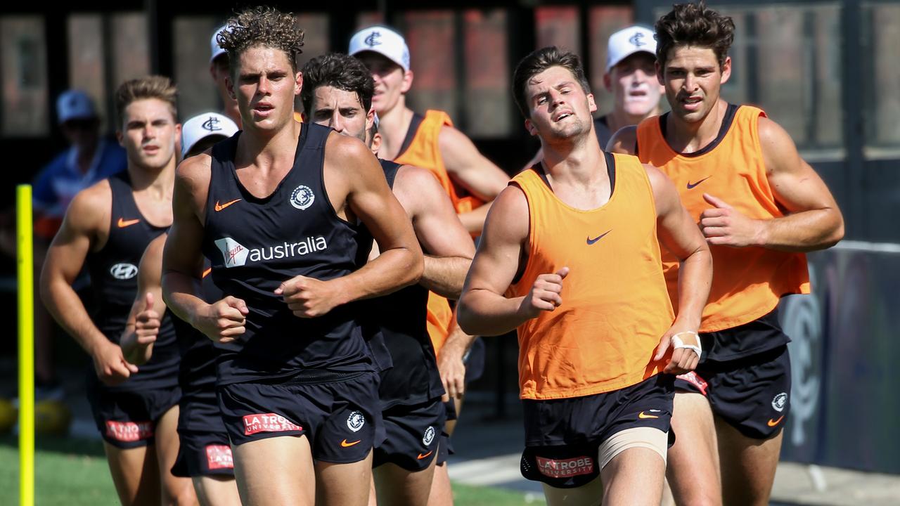 Charlie Curnow leads the pack. Picture: Ian Currie