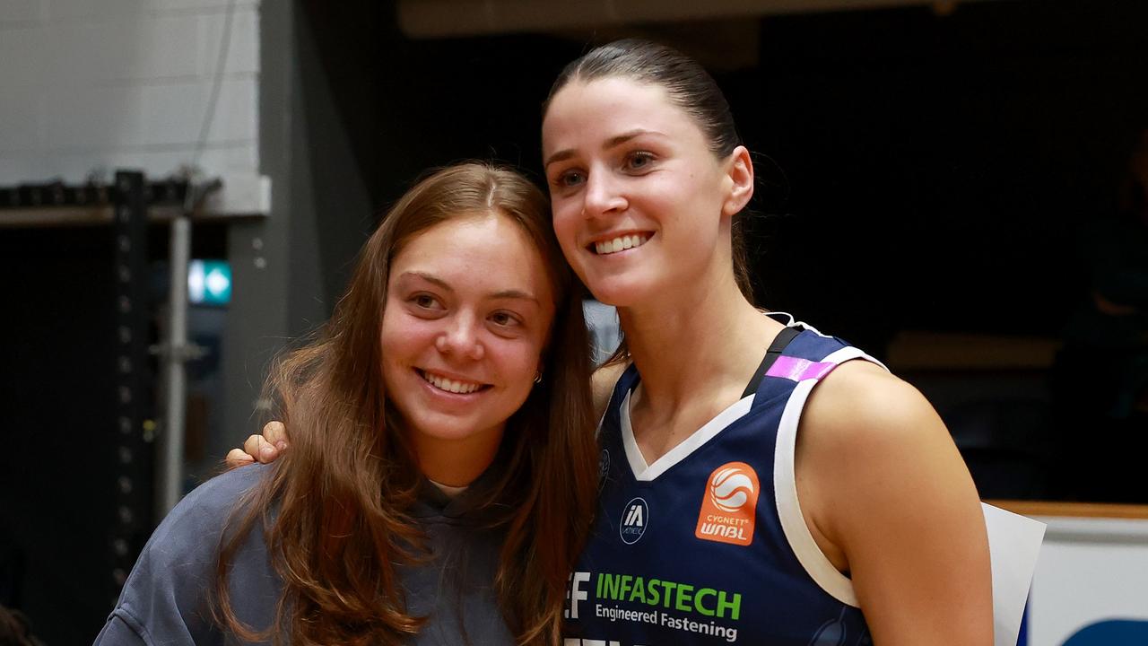 GEELONG, AUSTRALIA - OCTOBER 30: Geelong players thank fans during the round one WNBL match between Geelong United and Townsville Fire at The Geelong Arena, on October 30, 2024, in Geelong, Australia. (Photo by Kelly Defina/Getty Images)