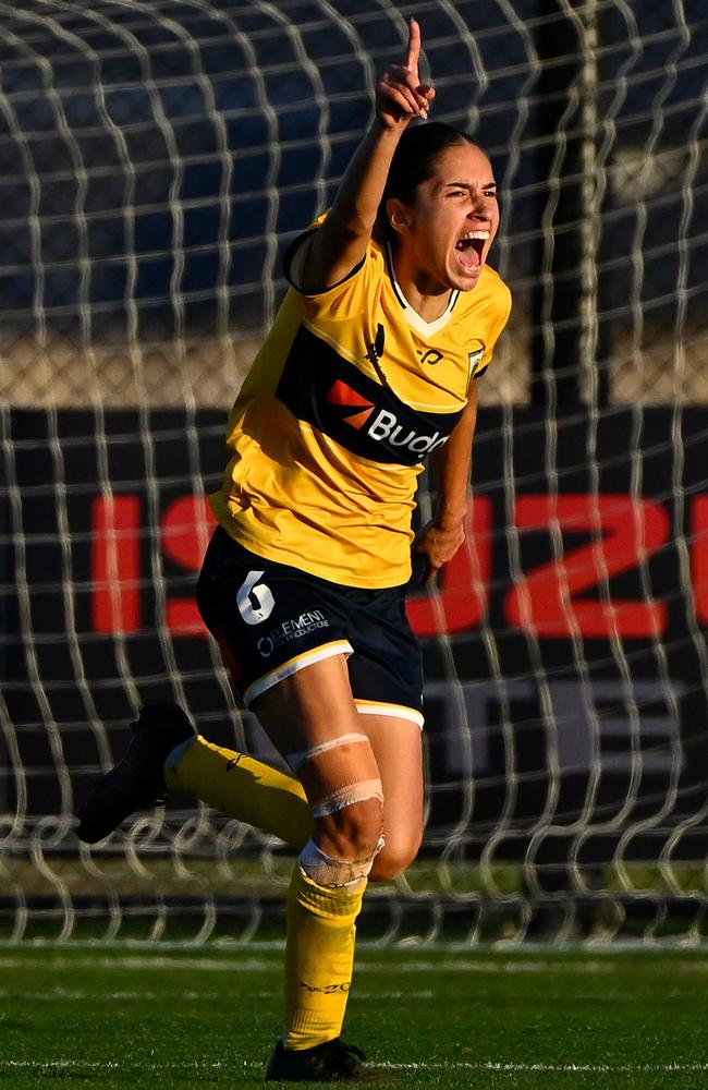 Isabel Gomez celebrates the match winning goal over Melbourne City. Picture: Adam Trafford/Getty Images