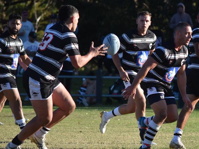 Aaron Grech passes to Andre Wright. Picture: Sean Teuma/NewsLocal