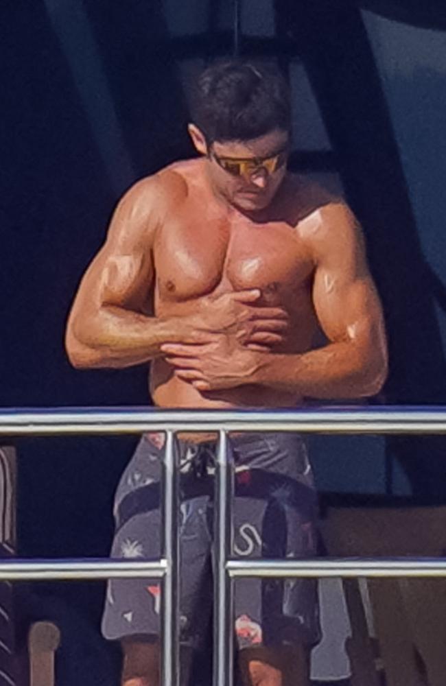 Zac Efron Shows Off Ripped Body On Holiday In Saint Tropez