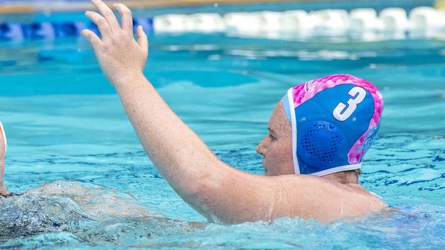 Matilda Moore defends for Merlo Mermaids – Picture: Richard Walker