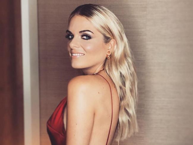 And showing her best side this year. PIcture: Instagram                        <b><a href="http://www.dailytelegraph.com.au/entertainment/logies-2016-red-carpet-glamour/image-gallery/9c4afcbb9392a876c61fdcbbb8925b7f#embed">THE LOGIES RED CARPET GALLERY</a></b>