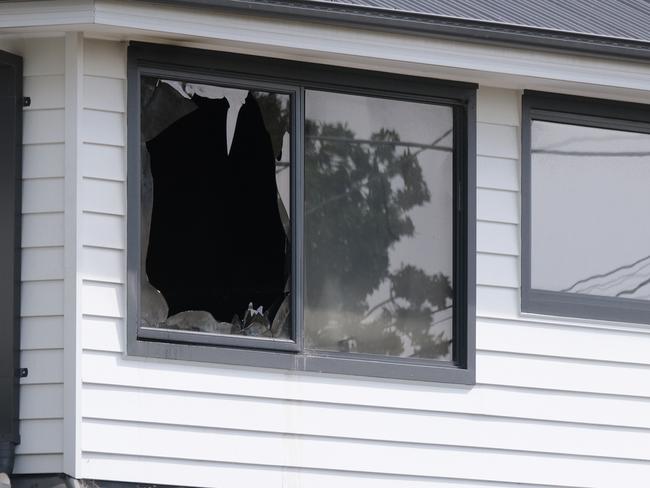 MELBOURNE, AUSTRALIA - NewsWire Photos NOVEMBER 26, 2022: Police are seen outside a fatal house fire in Werribee.Picture: NCA NewsWire / Luis Enrique Ascui