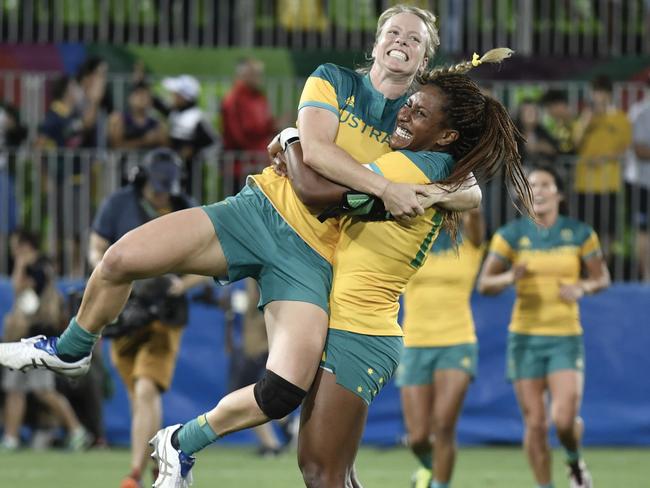 Australia's Ellia Green celebrating the rugby sevens gold.