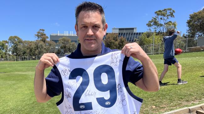 American Geelong fan Anthony George at the Cats' final training of 2024 with the No.29 on the back.