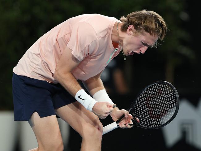 ADELAIDE, AUSTRALIA - JANUARY 08: Sebastian Korda of the USA competes against  Novak Djokovic of Serbia during day eight of the 2023 Adelaide International at Memorial Drive on January 08, 2023 in Adelaide, Australia. (Photo by Sarah Reed/Getty Images)