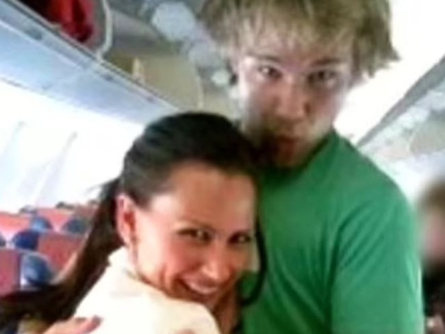 Flight attendant Jess met Aussie actor Lincoln Lewis 14 years ago while she was living her dream job