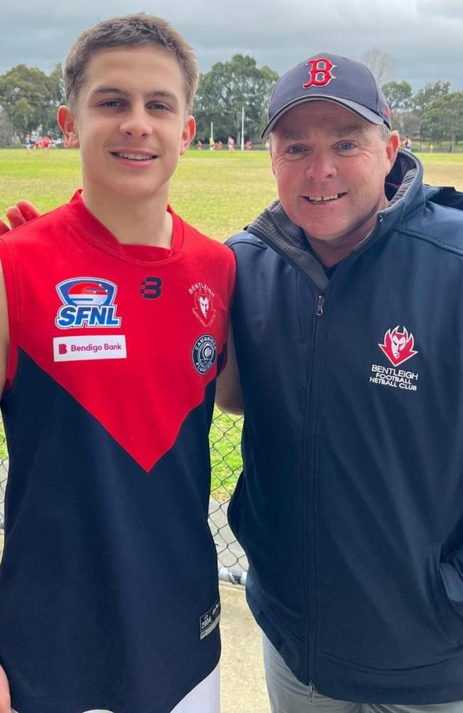 Willis Reidy (R) stands with Bentleigh coach Kristian Bardsley ahead of his senior debut.