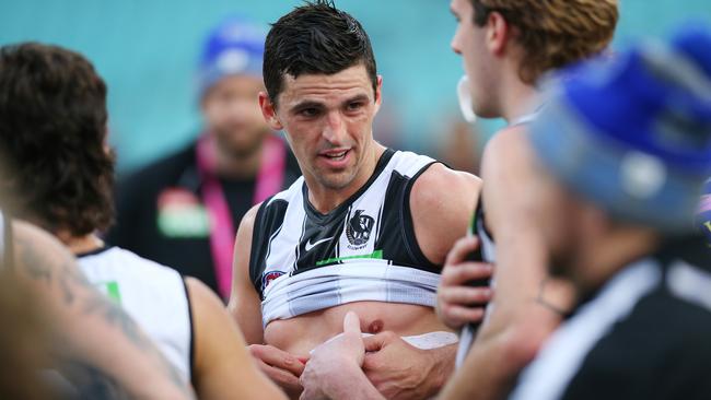 Collingwood skipper Scott Pendlebury battled through the pain of a cracked rib. Picture: Jason McCawley/AFL Photos