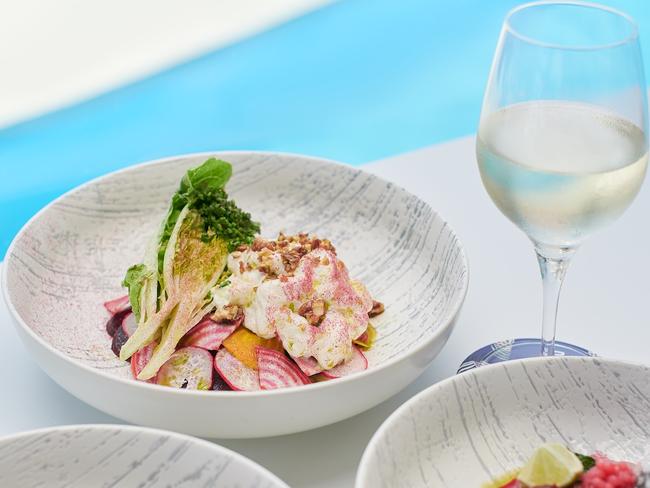 There’s delicious fresh meals on the menu including salads, seafood and share plates to eat poolside. 