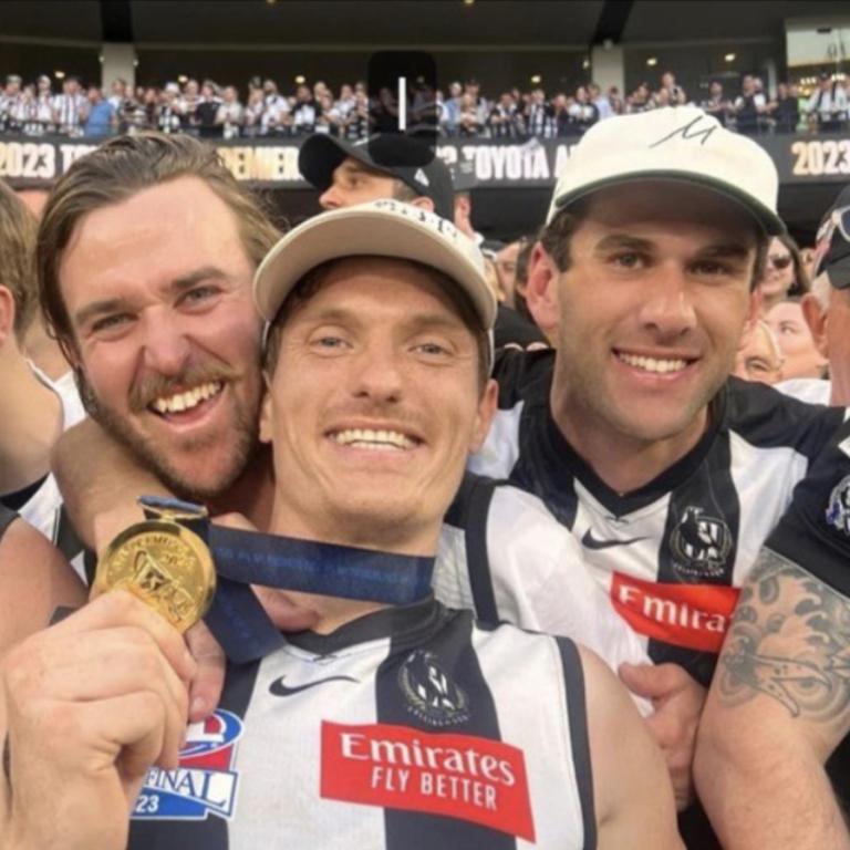 Swans star Robbie Fox doing a Daine Laurie in a Collingwood jersey.