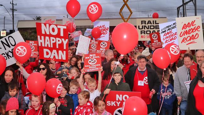 No Sky Rail protesters gather in Edithvale.