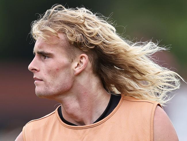 MELBOURNE . 05/12/2022. AFL. Collingwood training at Olympic Park.   Draftee Jakob Ryan  at training today   . Picture by Michael Klein