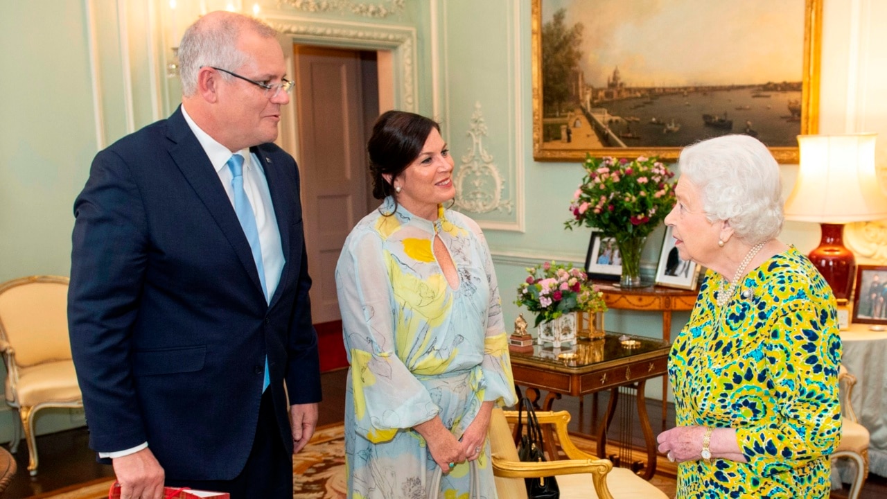 Scott Morrison and wife Jenny pay tribute to Queen Elizabeth II