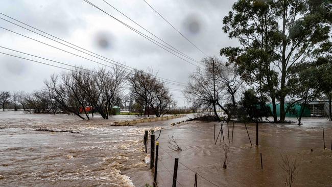 More flooding is expected this summer, with meteorologists on alert for a third La Nina event in as many years. Picture: NCA NewsWire / Flavio Brancaleone