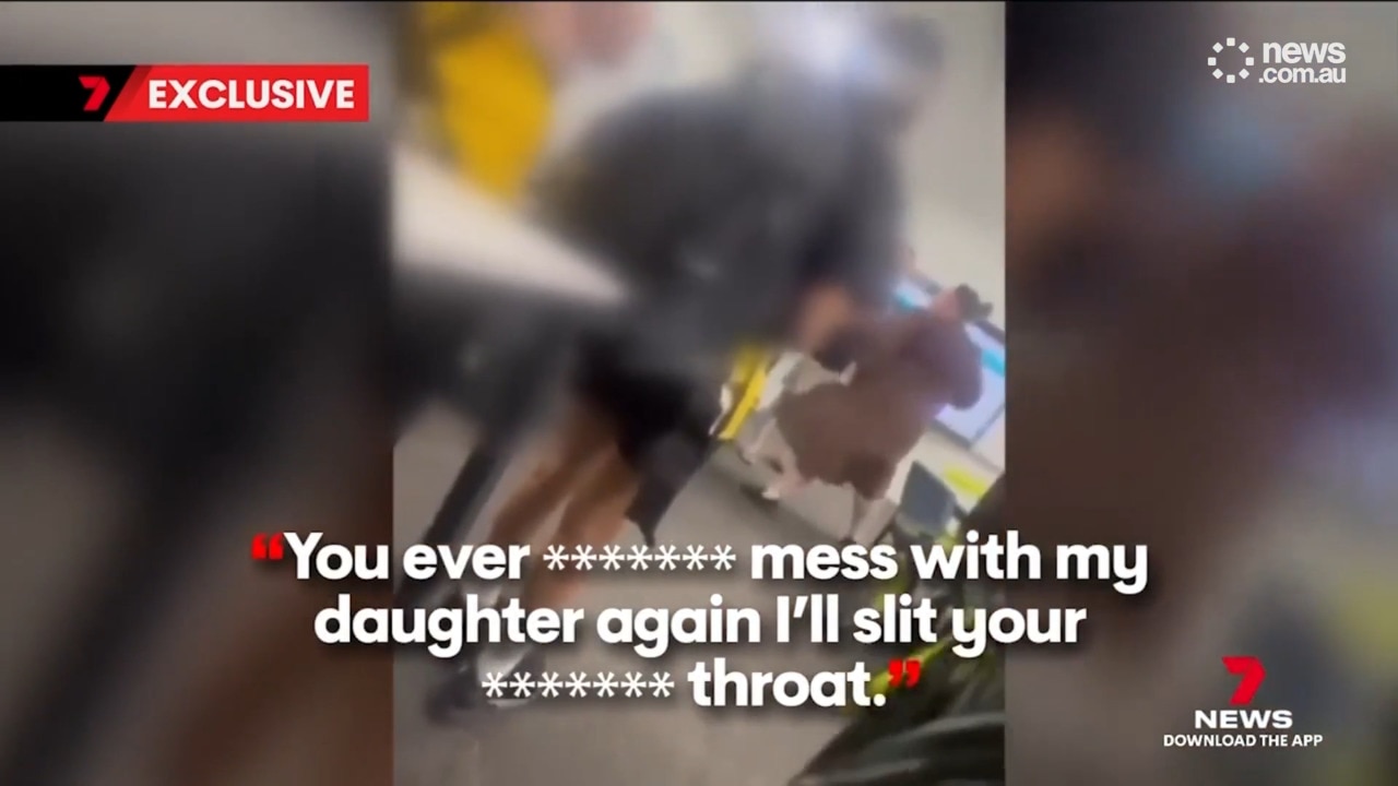 Furious mum launches tirade in classroom (7 News)