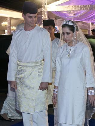 Tunku aminah shop wedding dress