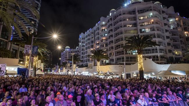 Crowds at the 2017 Blues on Broadbeach Music Festival