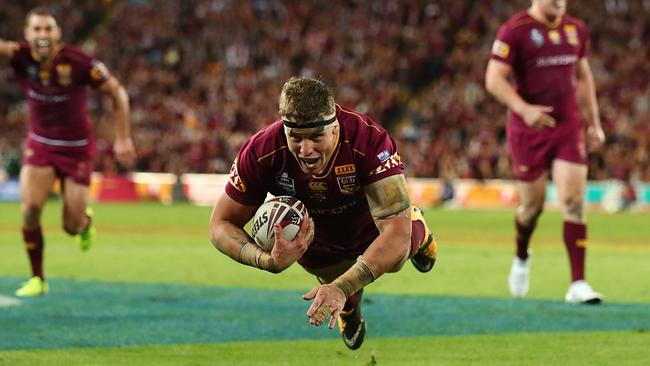 BRISBANE, AUSTRALIA — JULY 12: Jarrod Wallace of the Maroons dives to score a try during game three of the State of Origin series between the Queensland Maroons and the New South Wales Blues at Suncorp Stadium on July 12, 2017 in Brisbane, Australia. (Photo by Chris Hyde/Getty Images)