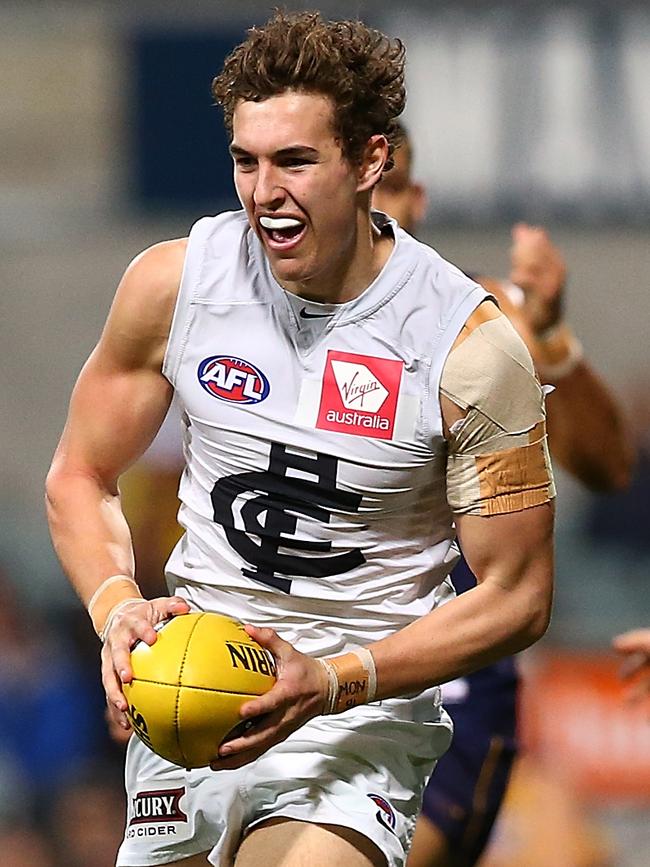 Tom Williamson in action for Carlton in 2017 before being hit by injury.