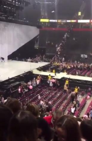 UK:    Manchester Arena Announcer Tries to Calm Fleeing Concertgoers   May 22