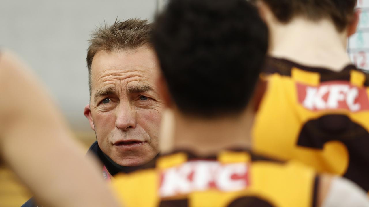 MELBOURNE, AUSTRALIA - AUGUST 08: Hawthorn Senior coach Alastair Clarkson speaks to his players during the round 21 AFL match between Hawthorn Hawks and Collingwood Magpies at the Melbourne Cricket Ground on August 08, 2021 in Melbourne, Australia. (Photo by Darrian Traynor/AFL Photos/via Getty Images)